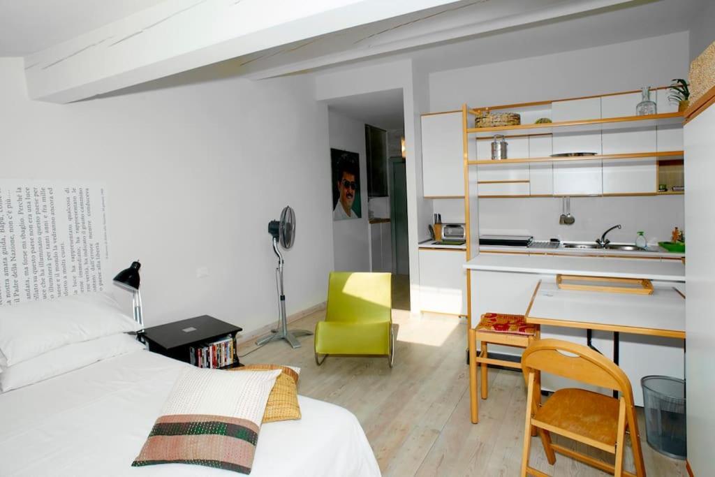 Cozy Nest Apartment Комо Екстериор снимка