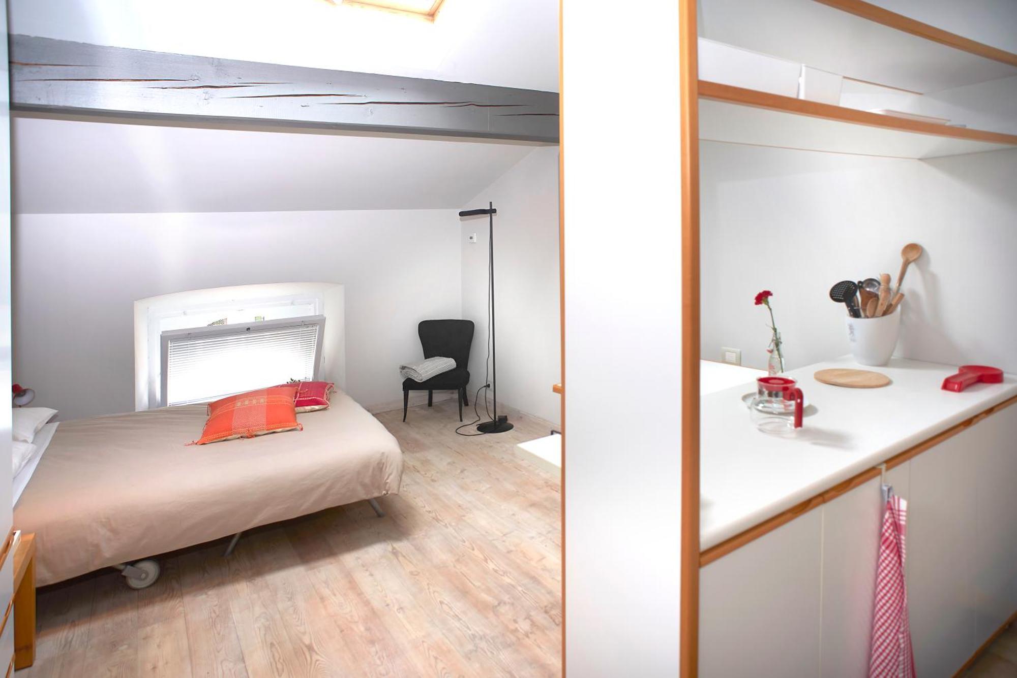 Cozy Nest Apartment Комо Екстериор снимка